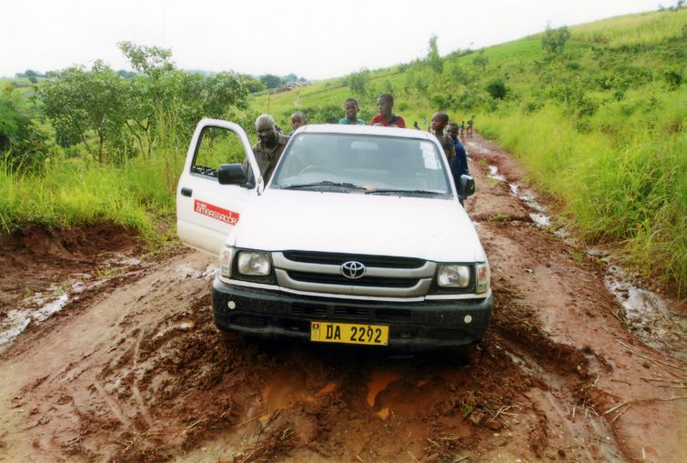 Immagine di Malawi. Un veicolo per la parrocchia San Tommaso D'Aquino