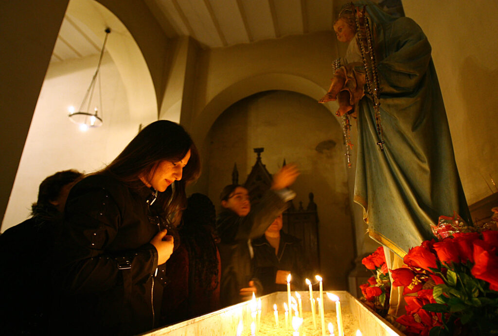 cristiani in turchia: donne in preghiera nella diocesi di Diarbekir