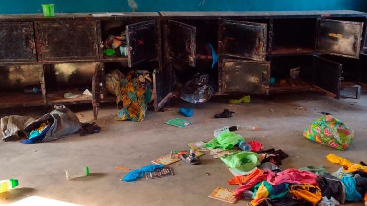 Nigeria, cinque arresti per il sequestro di 265 studenti alla St. Mary's School